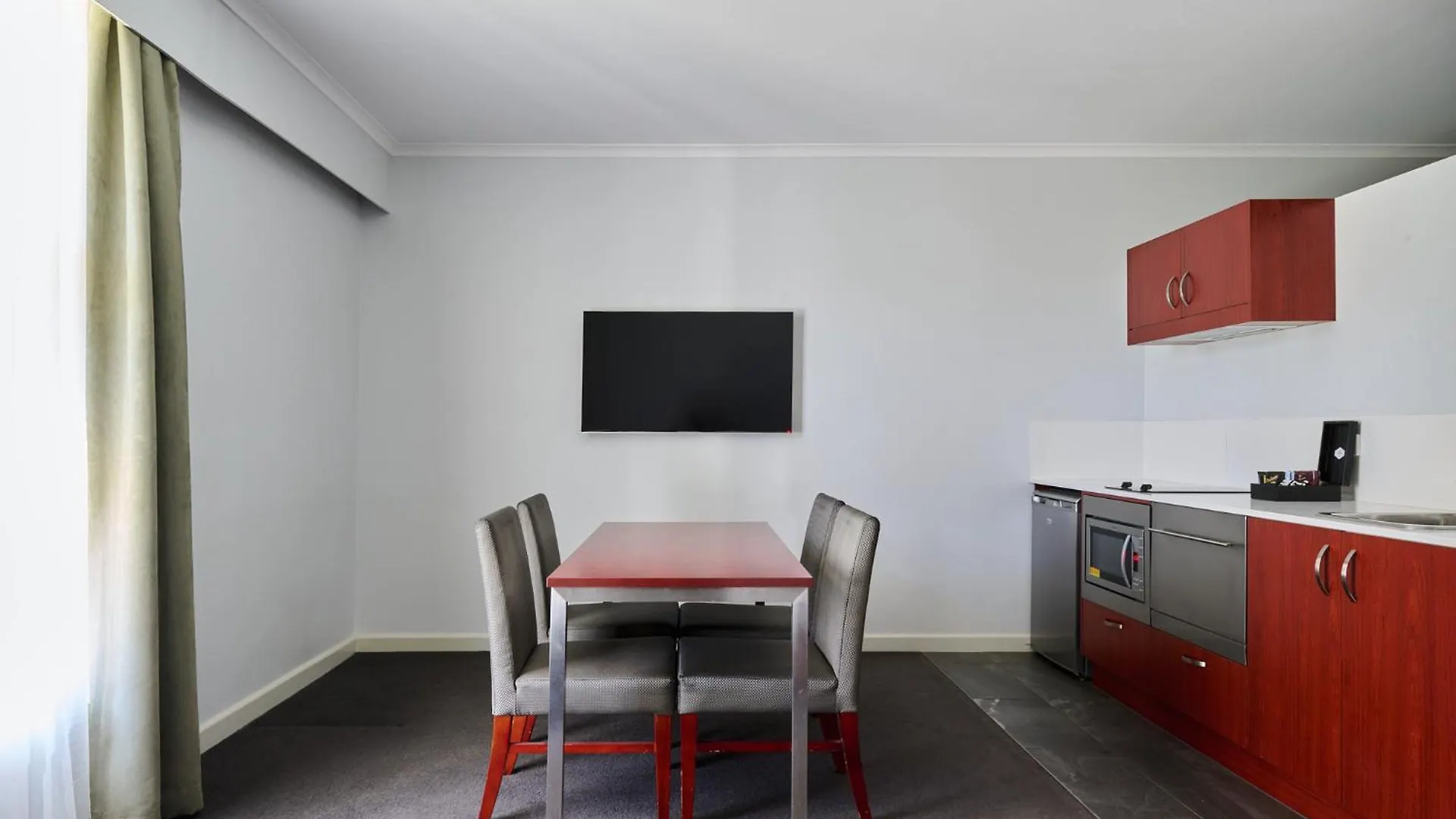 ****  Abode Narrabundah Hotel Canberra Australia