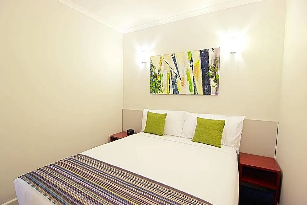 Abode Narrabundah Hotel Canberra 4*,  Australia
