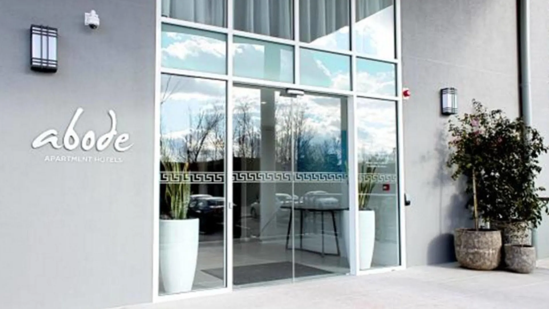 Abode Narrabundah Hotel Canberra