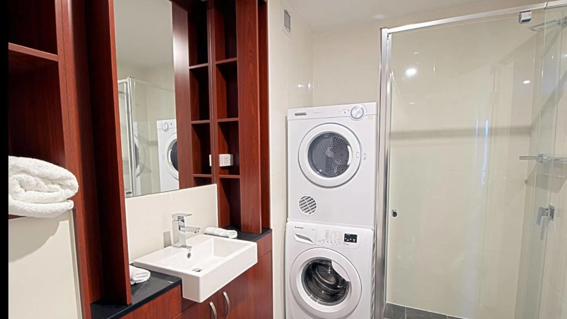 Abode Narrabundah Hotel Canberra