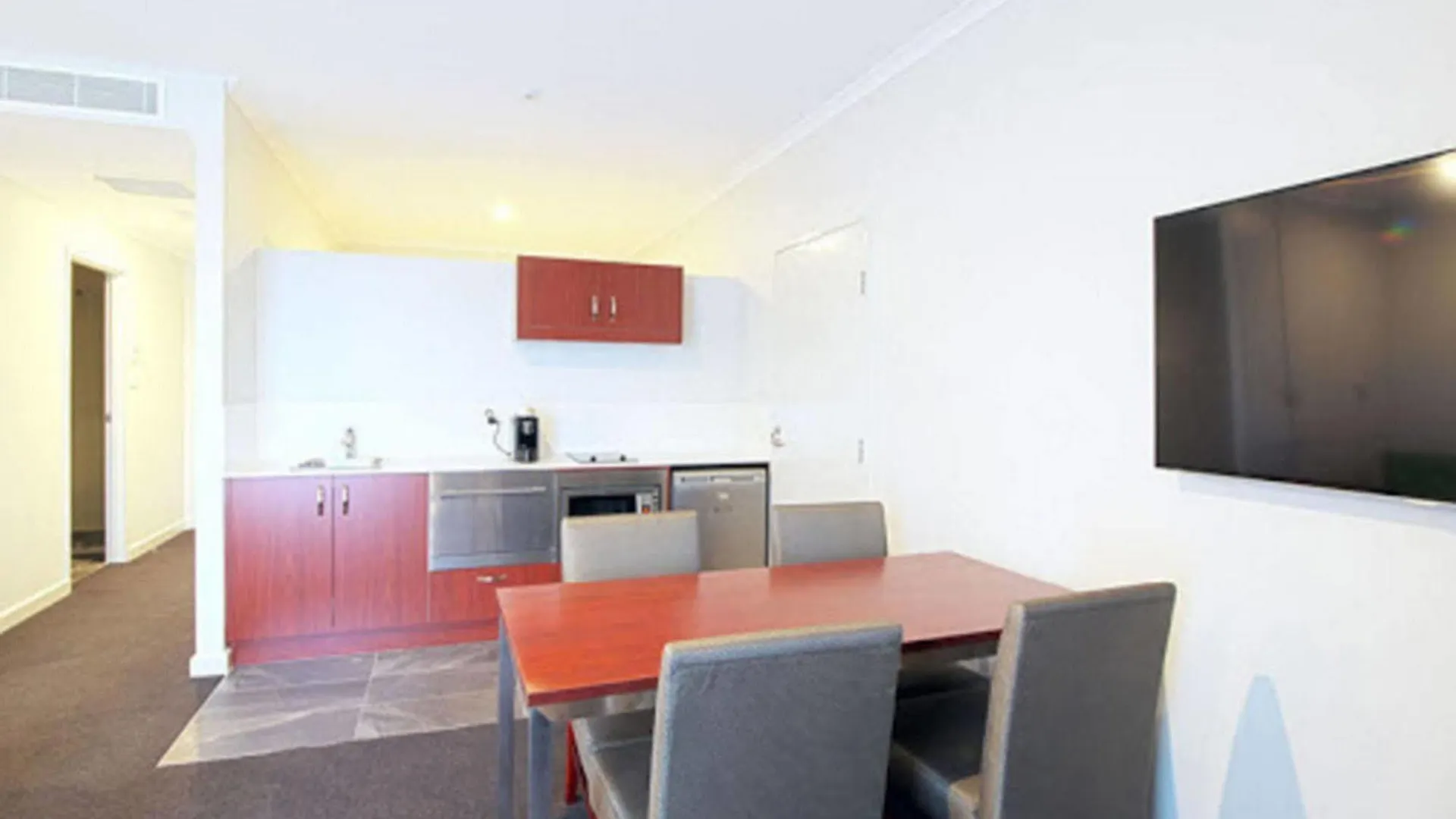 Abode Narrabundah Hotel Canberra